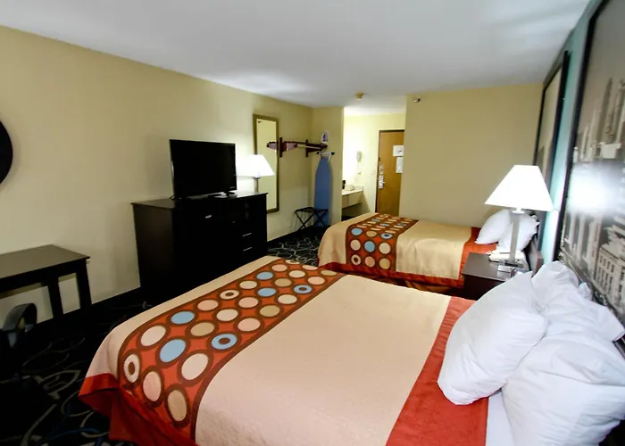 Super 8 By Wyndham Kansas City