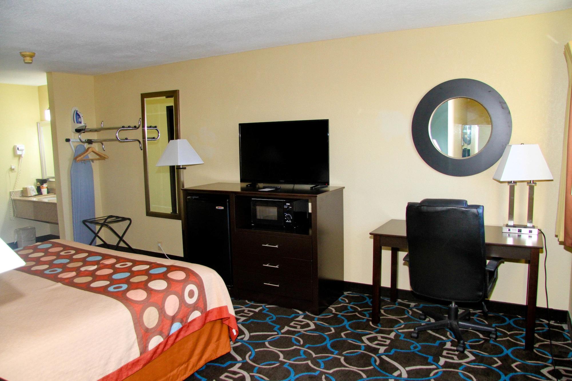 Super 8 By Wyndham Kansas Kansas City