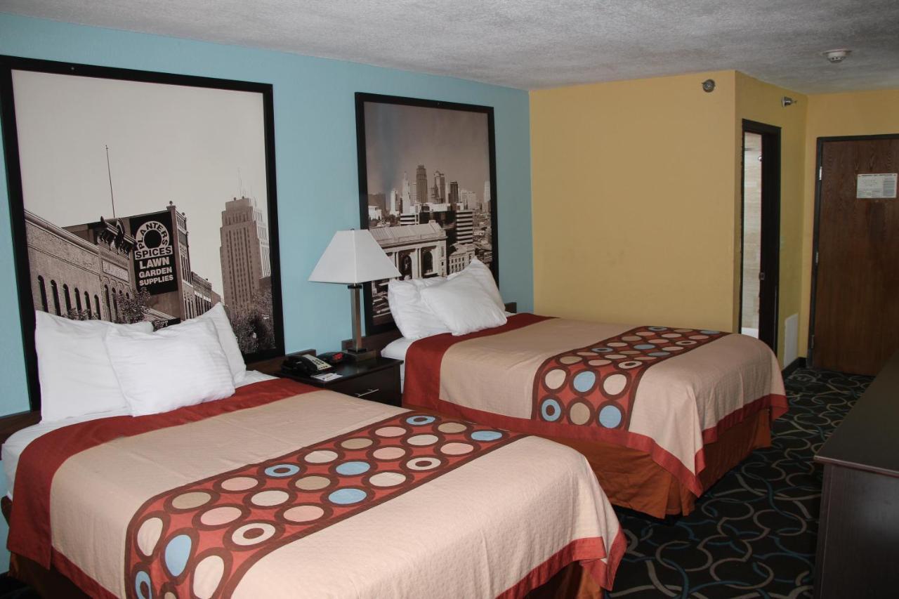 Super 8 By Wyndham Kansas Kansas City