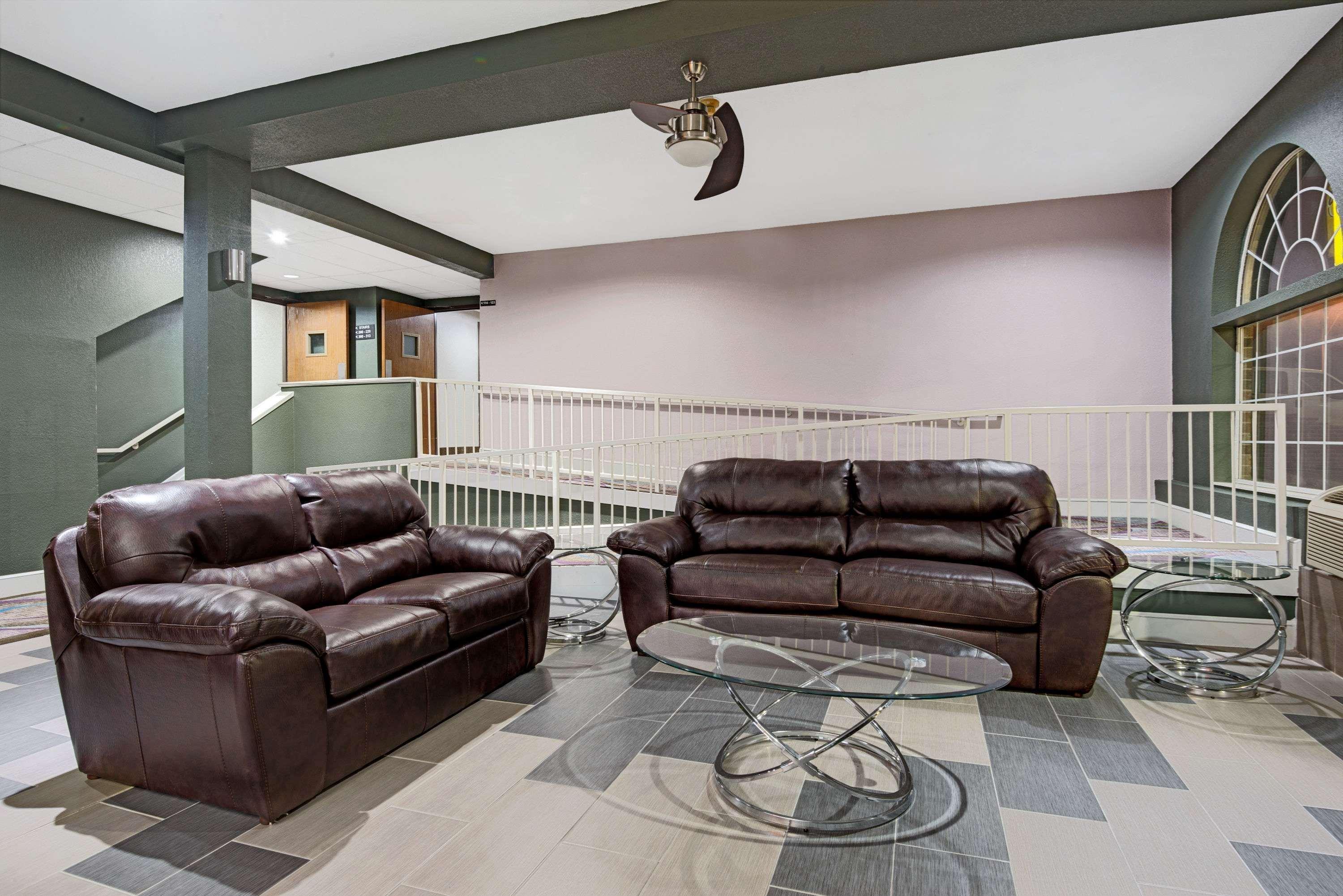Hotel Super 8 By Wyndham Kansas Kansas City