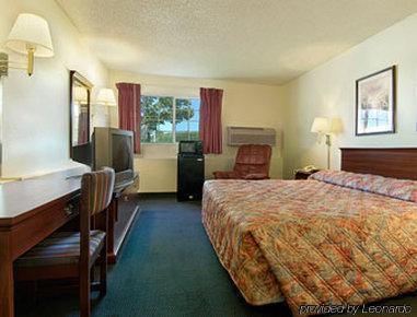 Hotel Super 8 By Wyndham Kansas